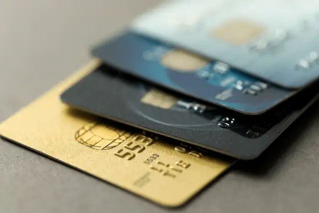 Kreditkarte oder EC-Karte